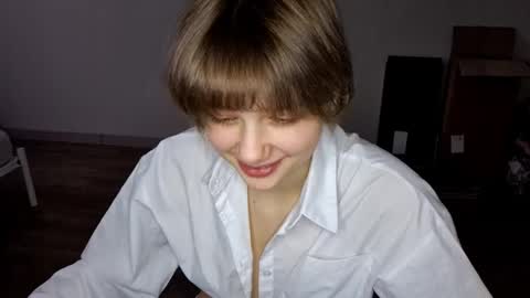 Snapshot of micasulejmanovski chatting on November 16, 2025, 7:14 am Luna online show from November 16, 2025, 7:14 am