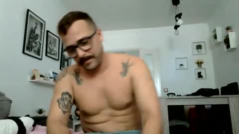 MILO MIAMI online show from June 9, 2026, 3:01 pm