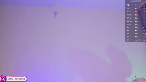         online show from September 28, 2025, 10:04 pm