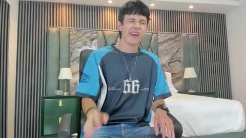 Snapshot of michaeel_blue chatting on October 1, 2025, 2:34 pm Michael online show from October 1, 2025, 2:34 pm