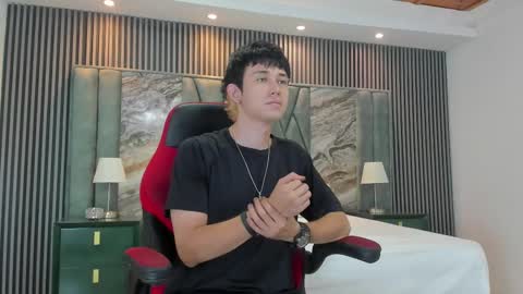 Snapshot of michaeel_blue chatting on October 5, 2025, 1:31 pm Michael online show from October 5, 2025, 1:31 pm