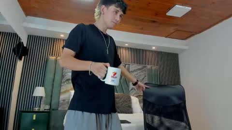 Snapshot of michaeel_blue chatting on October 23, 2025, 7:45 pm Michael online show from October 23, 2025, 7:45 pm