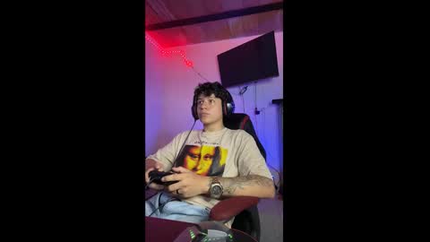 michael independent model  online show from February 24, 2025, 11:41 pm