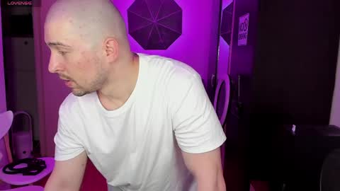 Snapshot of michael_wolfborn chatting on June 9, 2026, 2:17 pm Michael online show from June 9, 2026, 2:17 pm
