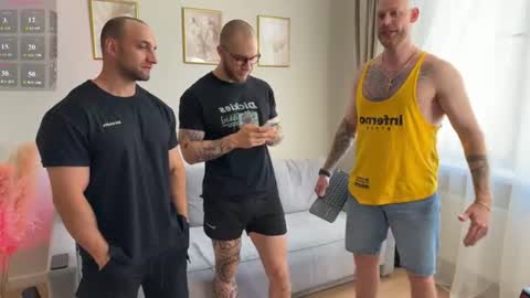 michaelbradley_for_u online show from July 18, 2026, 10:41 am