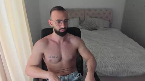 MichaelEvansx online show from February 9, 2026, 10:41 am