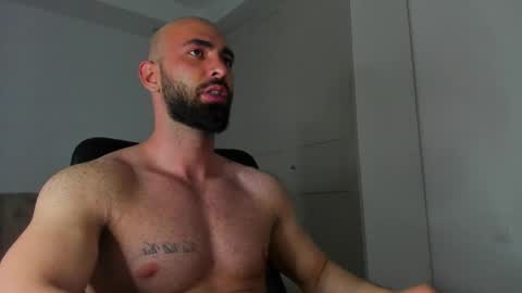 MichaelEvansx online show from April 30, 2026, 10:36 pm