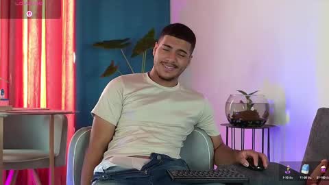 Snapshot of michel_g22 chatting on September 23, 2025, 1:58 pm michel g22 online show from September 23, 2025, 1:58 pm