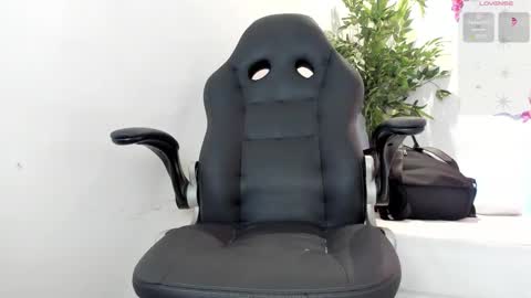 Snapshot of michel_lopez18 chatting on October 17, 2025, 11:02 am michel_lopez18 online show from October 17, 2025, 11:02 am