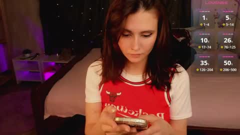 Snapshot of michel_momsen chatting on June 17, 2026, 12:18 pm Michel online show from June 17, 2026, 12:18 pm