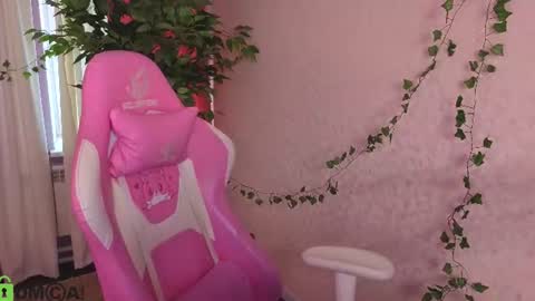Snapshot of michelle__allen chatting on June 18, 2026, 1:06 am Michelle online show from June 18, 2026, 1:06 am