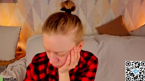 michelle_blond online show from May 18, 2026, 4:07 am