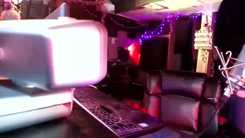 Snapshot of michelle_flowers chatting on October 22, 2025, 4:02 am michelle_flowers online show from October 22, 2025, 4:02 am