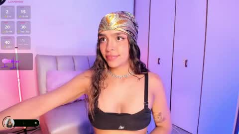 Snapshot of michelle_se chatting on May 9, 2026, 11:32 pm Michelle online show from May 9, 2026, 11:32 pm