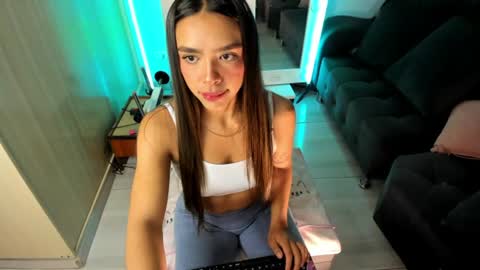 Snapshot of michelle_se chatting on July 3, 2026, 12:28 am Michelle online show from July 3, 2026, 12:28 am