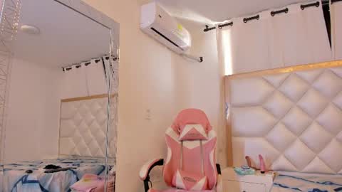 Snapshot of michelleblair1 chatting on June 19, 2026, 1:59 pm michelleblair1 online show from June 19, 2026, 1:59 pm