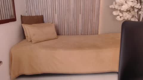 Snapshot of michellee_20 chatting on October 9, 2025, 1:20 pm Michelle online show from October 9, 2025, 1:20 pm