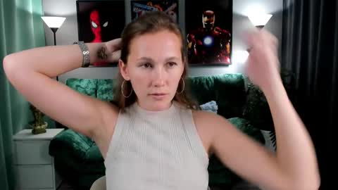 Snapshot of michelleortis chatting on November 18, 2025, 12:31 pm MichelleOrtis online show from November 18, 2025, 12:31 pm