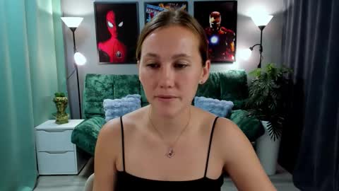 Snapshot of michelleortis chatting on November 19, 2025, 12:49 pm MichelleOrtis online show from November 19, 2025, 12:49 pm