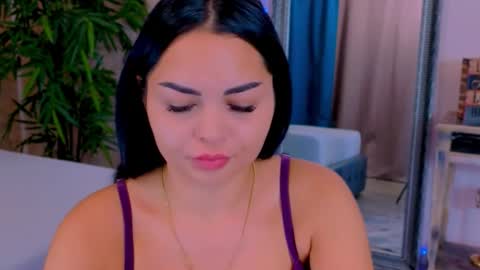 Snapshot of michellereys chatting on October 13, 2025, 5:57 pm michellereys online show from October 13, 2025, 5:57 pm