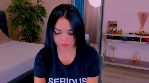 Snapshot of michellereys chatting on October 17, 2025, 7:16 pm michellereys online show from October 17, 2025, 7:16 pm