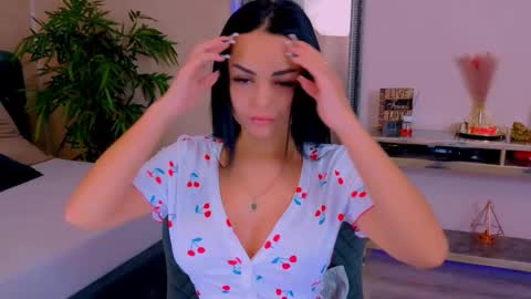 Snapshot of michellereys chatting on November 1, 2025, 8:44 pm michellereys online show from November 1, 2025, 8:44 pm