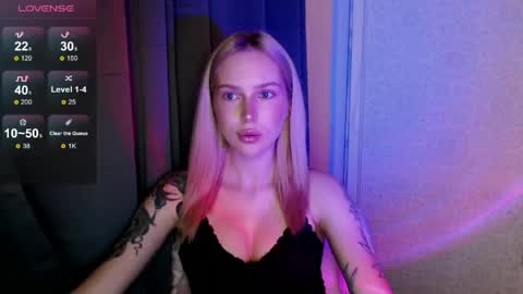 Snapshot of michellevelour chatting on May 13, 2026, 4:04 pm Michelle online show from May 13, 2026, 4:04 pm