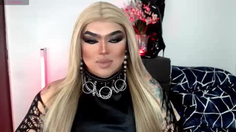 Snapshot of michellevixen921 chatting on November 16, 2025, 6:08 am Michelle online show from November 16, 2025, 6:08 am