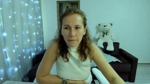 Snapshot of michellewoitsik chatting on May 2, 2026, 12:21 pm Michelle online show from May 2, 2026, 12:21 pm