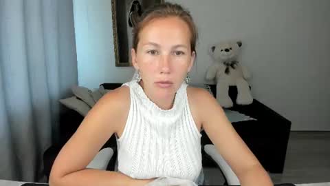 Snapshot of michellewoitsik chatting on June 24, 2026, 4:55 am Michelle online show from June 24, 2026, 4:55 am