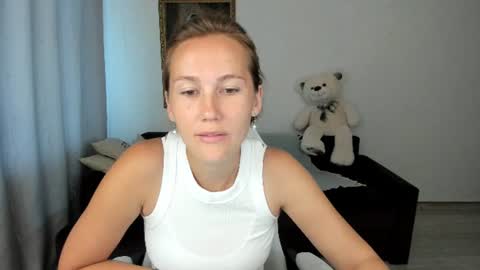 Snapshot of michellewoitsik chatting on July 12, 2026, 4:25 am Michelle online show from July 12, 2026, 4:25 am