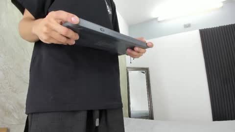 mick_lollipopp online show from April 28, 2026, 2:27 am