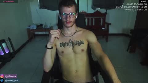 Snapshot of mickey_pict chatting on January 2, 2025, 6:29 am Mickey online show from January 2, 2025, 6:29 am