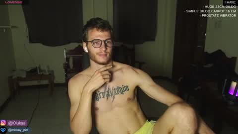 Snapshot of mickey_pict chatting on January 27, 2025, 2:02 pm Mickey online show from January 27, 2025, 2:02 pm