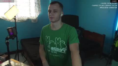 Snapshot of mickey_pict chatting on February 14, 2025, 8:52 am Mickey online show from February 14, 2025, 8:52 am