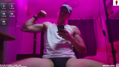 Snapshot of mickey_pict chatting on October 6, 2025, 1:52 pm Mickey online show from October 6, 2025, 1:52 pm