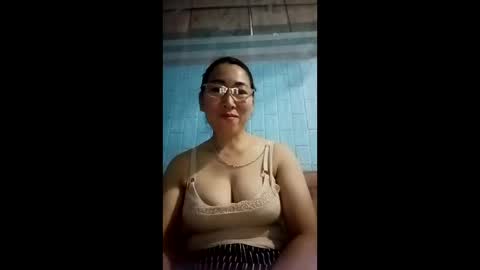 Snapshot of mickye00 chatting on May 13, 2026, 5:54 pm Miky online show from May 13, 2026, 5:54 pm