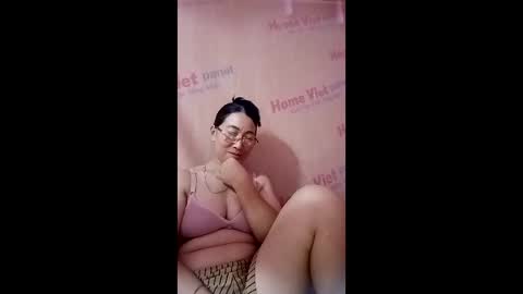 Snapshot of mickye00 chatting on June 9, 2026, 8:37 am Miky online show from June 9, 2026, 8:37 am