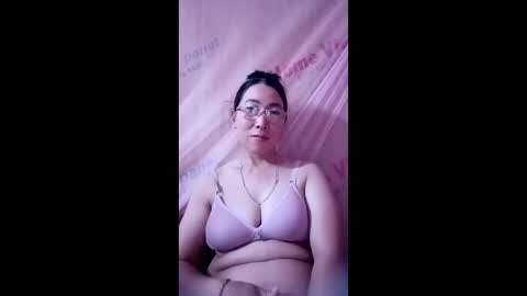Snapshot of mickye00 chatting on June 10, 2026, 9:52 am Miky online show from June 10, 2026, 9:52 am