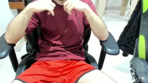 Snapshot of microfama00 chatting on June 20, 2026, 6:05 am microfama00 online show from June 20, 2026, 6:05 am