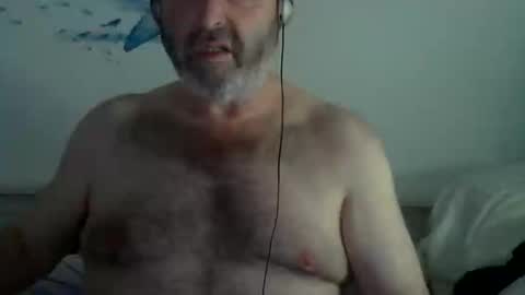 Snapshot of midhir chatting on February 6, 2025, 9:06 pm kike online show from February 6, 2025, 9:06 pm