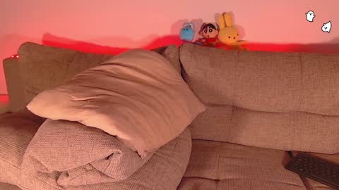 Snapshot of midnight__muse chatting on December 15, 2024, 8:19 am Rain online show from December 15, 2024, 8:19 am