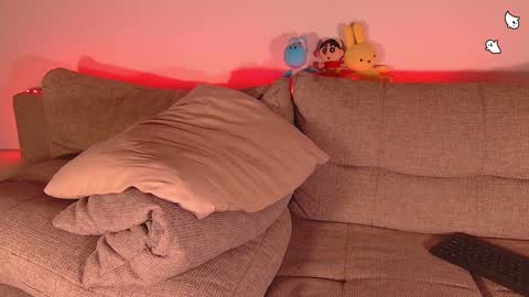 Snapshot of midnight__muse chatting on December 16, 2024, 8:52 am Rain online show from December 16, 2024, 8:52 am