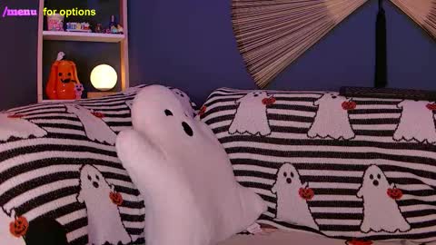 Snapshot of midnight__muse chatting on October 10, 2025, 3:49 am Rain online show from October 10, 2025, 3:49 am