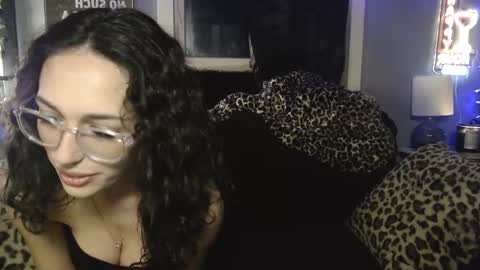 Snapshot of midnight_motion chatting on November 19, 2025, 5:07 am midnight_motion online show from November 19, 2025, 5:07 am