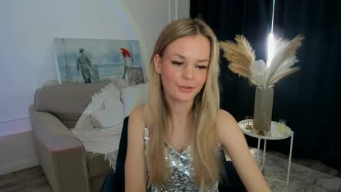 Snapshot of midnighteaura chatting on May 28, 2026, 5:05 am midnighteaura online show from May 28, 2026, 5:05 am