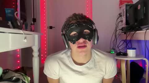 Snapshot of midnightmasc chatting on March 12, 2026, 6:03 pm midnightmasc online show from March 12, 2026, 6:03 pm