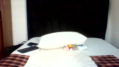 Snapshot of midnighttease_25 chatting on July 8, 2026, 3:33 am midnight online show from July 8, 2026, 3:33 am