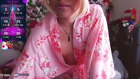 Snapshot of midoriquinn chatting on December 18, 2024, 5:52 pm Midori 7u7 online show from December 18, 2024, 5:52 pm