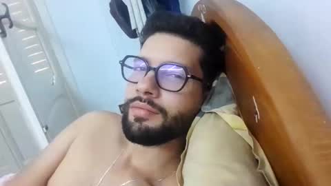 Snapshot of midoumas1 chatting on October 4, 2025, 3:54 pm Sam online show from October 4, 2025, 3:54 pm